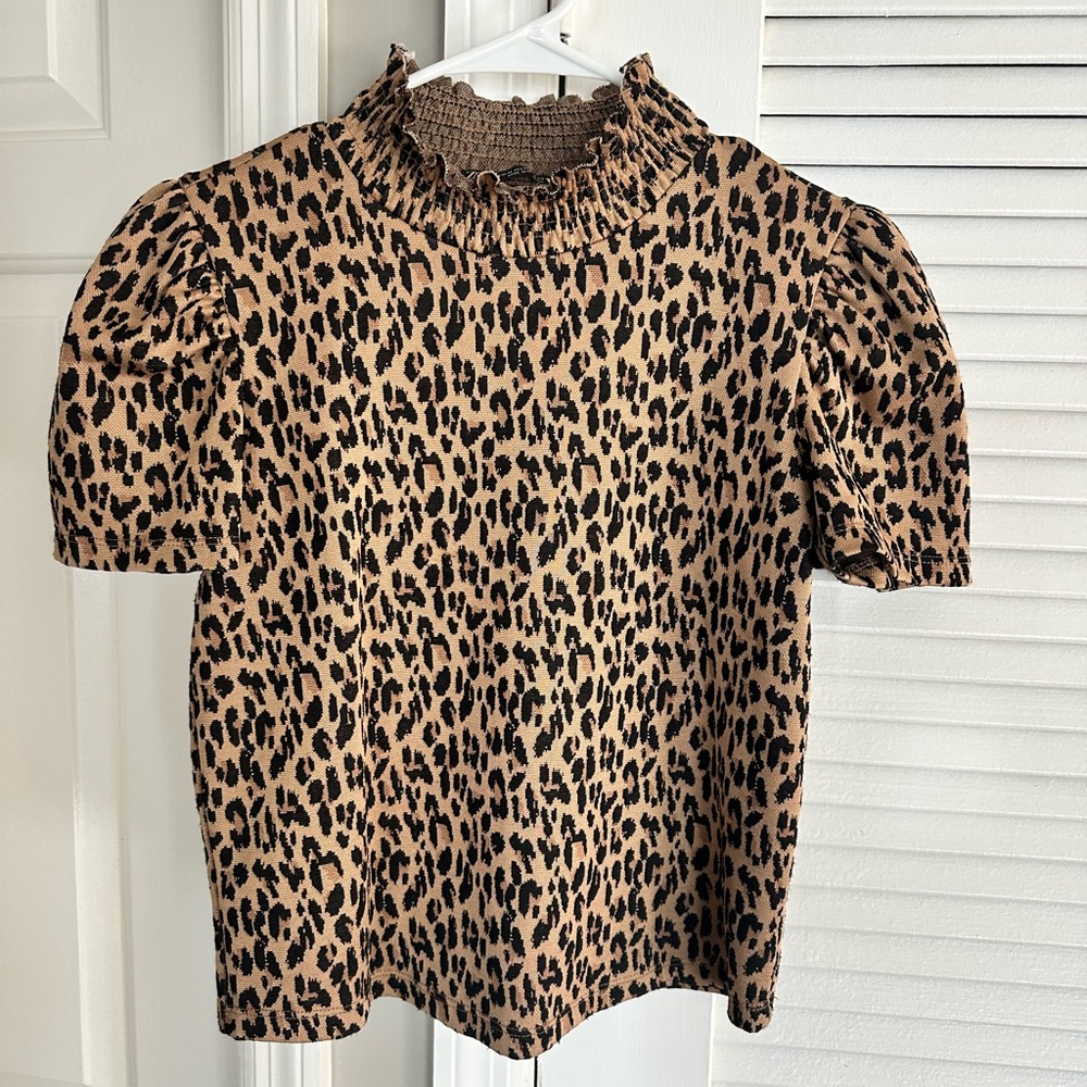 Business casual Leopard Print Puff Sleeve Top
